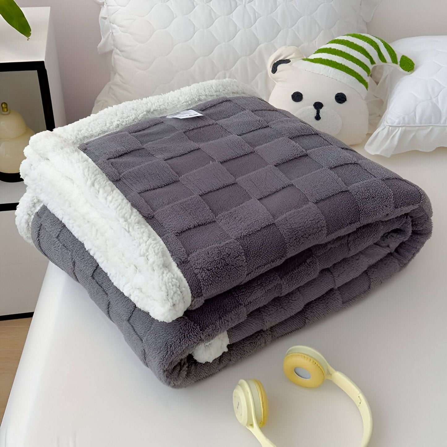 Doppelseitige Plüschdecke – Weiche und warme Decke für Bett und Sofa