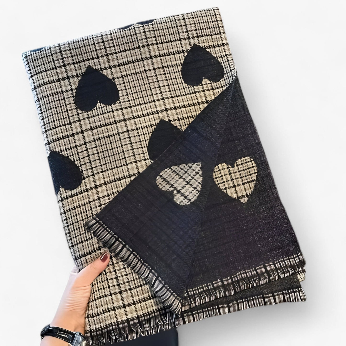 Hartjes Omslagdoek – Warme & Stijlvolle Dames Sjaal voor de Winter