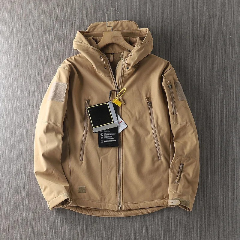 Outdoorjacke für Herren – Funktionelle Jacke mit Kapuze und Reißverschlusstaschen